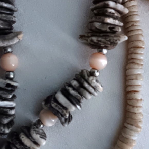 Shell necklaces - Picture 12 of 16